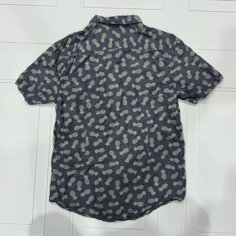 Artistry in Motion Size L Large Slim Fit Pineapple Short Sleeve Button Up Shirt - Picture 4 of 6